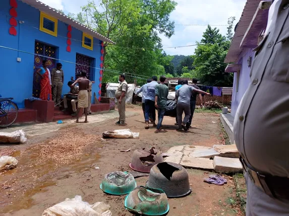 ଓଡ଼ିଶା-ଝାଡ଼ଖଣ୍ଡ ସୀମାନ୍ତରେ ବଡଧରଣର ଚଢ଼ଉ: ମହିଳା ସମେତ ୮ ଗିରଫ 