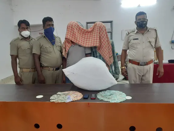 ୧୮ କେଜି ଗଞ୍ଜେଇ ଜବତ; ୨ ଗିରଫ