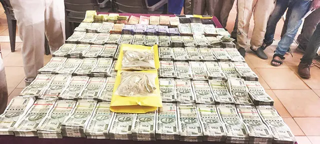 ନିଶା ବେପାରୀ ଘରେ ବିଡ଼ାବିଡ଼ା ନୋଟ୍