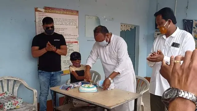 ଅନାଥ ଶିଶୁ ଓ ଦିନ ମଜୁରୀଆଙ୍କ ଗହଣରେ ଜନ୍ମ ଦିନ ପାଳିଲେ ଡାବୁଗାଁ ବିଧାୟକ