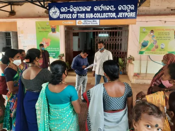 ୫ମାସ ହେଲା ଉମୁରୀର ୮ଟି ୱାର୍ଡକୁ ମିଳୁନି ପାଣି; ପ୍ରଶାସନର ଦ୍ବାରସ୍ଥ ହେଲେ ମହିଳା