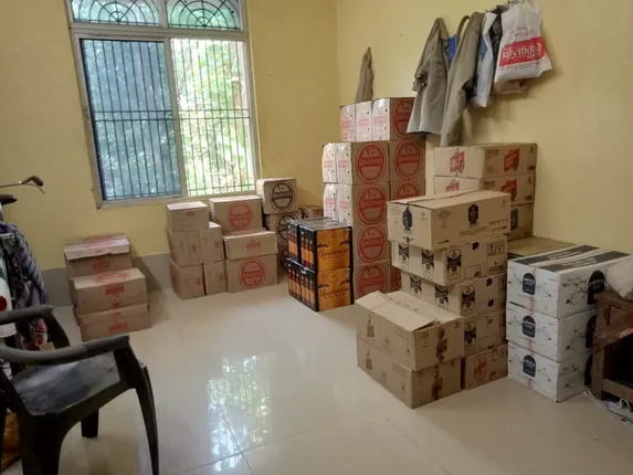 ମ୍ୟାକ୍ସ କିୱି ସମେତ ୭ ଲକ୍ଷ ଟଙ୍କାର ବିଦେଶୀ ମଦ ଜବତ, ଡ୍ରାଇଭର ଗିରଫ