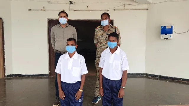 ମାଲକାନଗିରି ଜିଲ୍ଲା ସୀମାନ୍ତ ଛତିଶଗଡର ମିନପା ଜଂଗଲରୁ ୩ ନକ୍ସଲ ଗିରଫ,୨ ନକ୍ସଲ ଆତ୍ମସମର୍ପଣ