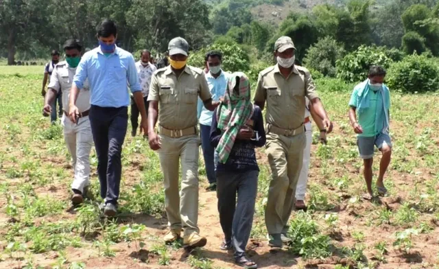 ମହଙ୍ଗା ପଡ଼ିଲା ସ୍ତ୍ରୀ ସହ ଅନୈତିକ ସଂପର୍କ; ଠେଙ୍ଗାରେ ପିଟି ହତ୍ୟା ପରେ ମୃତଦେହ ପୋଡିଦେଲା ବନ୍ଧୁ