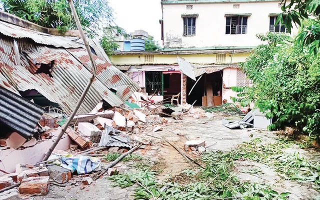 ରାତି ଅଧରେ ସ୍କୁଲ କୋଠାରେ ଚଢ଼ିଲା ବୁଲ୍‌ଡୋଜର୍‌, ମାଟିରେ ମିଶିଲା ସାଇ ସରସ୍ବତୀ ବିଦ୍ୟା ମନ୍ଦିର