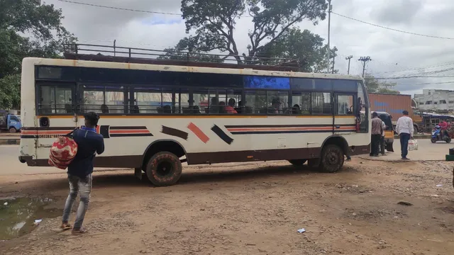 ଜୟପୁରରୁ ଗଡିଲା ଘରୋଇ ବସ୍