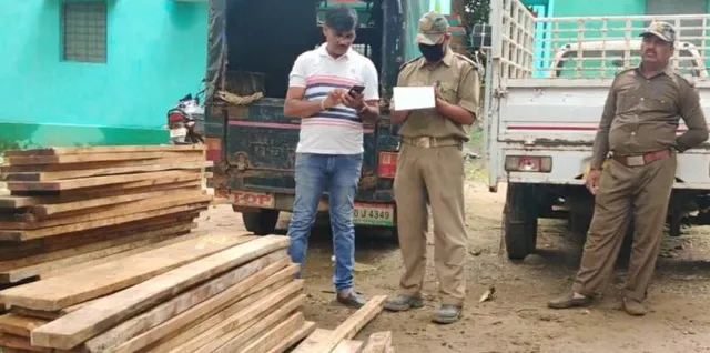 ବନବିଭାଗ, ଭିଜିଲାନ୍ସ ଓ ପୁଲିସ ଟିମର ମିଳିତ ଚଢ଼ଉ; ୧ ଲକ୍ଷ ୧୦ହଜାର ଟଙ୍କାର କାଠ ଜବତ