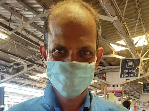 ରେଳଷ୍ଟେସନରେ ପ୍ରାଧିକୃତ ବିକ୍ରେତାଙ୍କୁ ପରିଚୟ ପତ୍ର