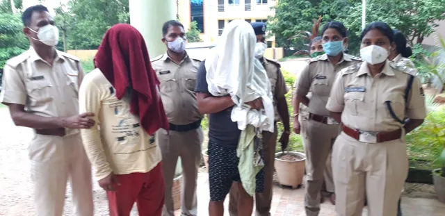 ମହିଳାଙ୍କୁ ଦୁଷ୍କର୍ମ ଘଟଣା: ଚିଙ୍ଗୁଡ଼ି ଘେରିରୁ ଦୁଇ ଦୁଷ୍କର୍ମକାରୀଙ୍କୁ ବାନ୍ଧିଲା ପୁଲିସ