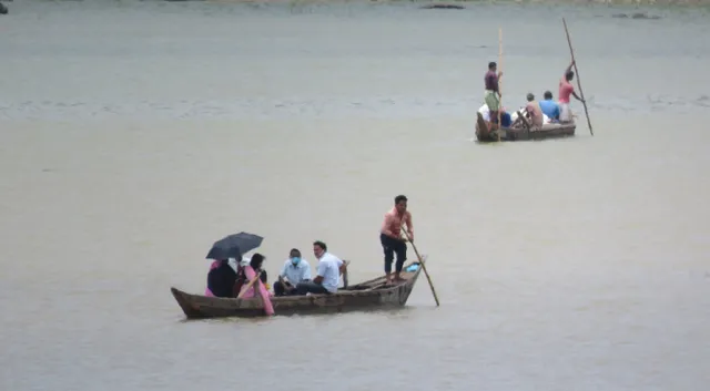 ମର୍ଜାକୁଦବାସୀଙ୍କ ଜଳବନ୍ଦୀ ଜୀବନ ପୁଣି ଆରମ୍ଭ, ଭରାନଈରେ ବିପଦପୂର୍ଣ୍ଣ ନୌଯାତ୍ରା