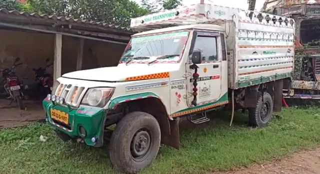 ଗୋରୁ ବୋଝେଇ ପିକଅପ୍ ଜବତ, ଡ୍ରାଇଭର ଫେରାର