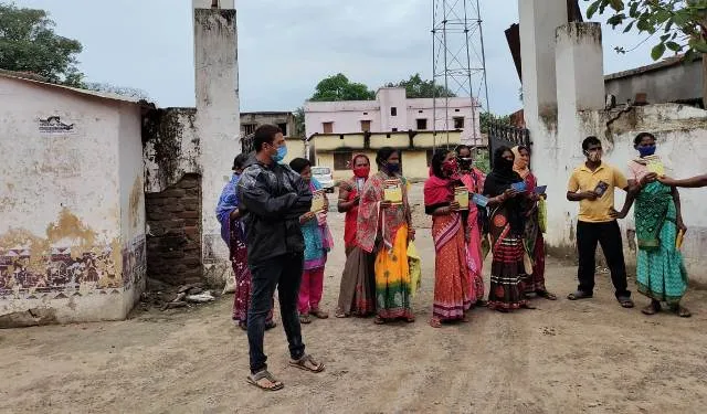 ମନରେଗା ପ୍ରାପ୍ୟ ପାଇଁ ବିଡିଓଙ୍କୁ ଘେରିଲେ