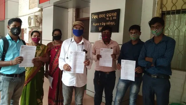 ଉଚ୍ଚ ନ୍ୟାୟାଳୟଙ୍କ ଆଦେଶ ସତ୍ତ୍ବେ ମିଳୁନି ନିଯୁକ୍ତି, ଜିଲ୍ଲାପାଳଙ୍କୁ ଭେଟିଲେ ଛଟେଇ କମ୍ପ୍ୟୁଟର ଶିକ୍ଷକ