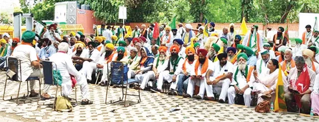 ଯନ୍ତରମନ୍ତରରେ ‘କିସାନ ସଂସଦ’ କୃଷକମାନେ ଅନ୍ନଦାତା, ଗୁଣ୍ଡା ନୁହନ୍ତି: ଟିକାୟତ