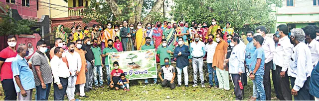 ‘ସମ୍ବାଦ ସାହିତ୍ୟଘର’ ପକ୍ଷରୁ ପଳାସୁଣି ବିଜୁପଟ୍ଟନାୟକ ଖେଳ ପଡ଼ିଆ‌ରେ ବୃକ୍ଷରୋପଣ