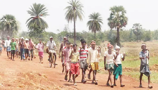 କରଜ ଜାଲରେ ଗ୍ରାମୀଣ ଭାରତ: ଚା’, ବିସ୍କୁଟ ଆଦି ସାମଗ୍ରୀ ବିକ୍ରି ହ୍ରାସ