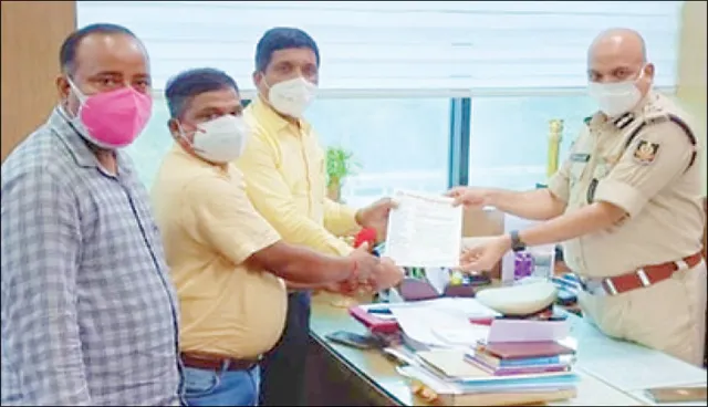 ଭୁବନେଶ୍ବର ବାଲିଯାତ୍ରା ପଡ଼ିଆର ସୁରକ୍ଷା ନେଇ ପୁଲିସ କମିସନରଙ୍କୁ ସ୍ମାରକପତ୍ର