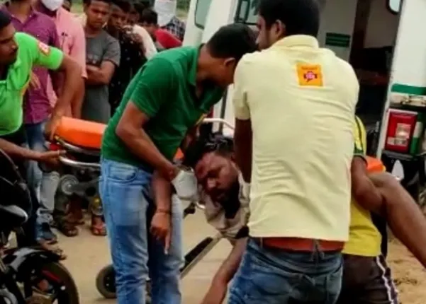 ଯୁବକଙ୍କୁ ସଂଘବଦ୍ଧ ଆକ୍ରମଣ, ଗୁରୁତର ଅବସ୍ଥାରେ ମେଡିକାଲରେ ଭର୍ତ୍ତି