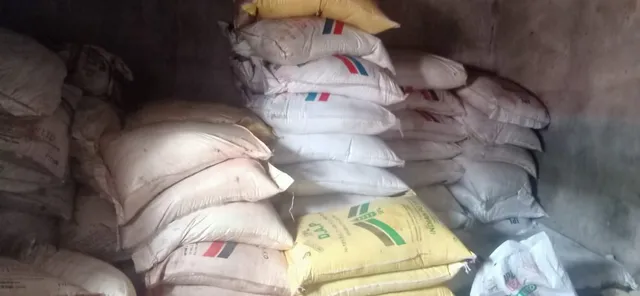 ବେଆଇନ ଗୋଦାମରେ କୃଷି ବିଭାଗର ଚଢ଼ଉ, ୬୬ ବସ୍ତା ସାର ଜବତ
