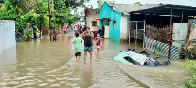 ରାତି ସାରା ବର୍ଷାରେ ଉବୁଟୁବୁ ବୌଦ୍ଧ