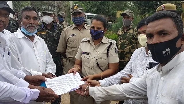 ଲାଞ୍ଜିଗଡ଼: କଲେଜ ଅଧ୍ୟକ୍ଷଙ୍କ ଗିରଫ ଦାବିରେ ଥାନା ଘେରାଉ