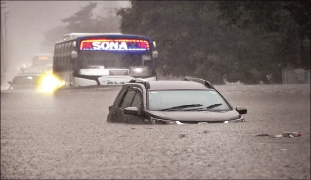 ପ୍ରବଳ ବର୍ଷାକୁ ନଜରରେ ରଖି ଜିଲ୍ଲାପାଳମାନଙ୍କୁ ସତର୍କ କରାଇଲେ ସ୍ୱତନ୍ତ୍ର ରିଲିଫ କମିଶନର