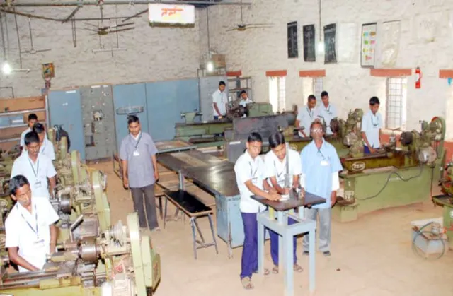 ଓଡ଼ିଶାର ୧୪ ହଜାର ଆଇଟିଆଇ ସିଟ୍ ହ୍ରାସ, ନାମ ଲେଖାଇଥିବା ଛାତ୍ରଛାତ୍ରୀଙ୍କ ଭବିଷ୍ୟତ ଅନିଶ୍ଚିତ