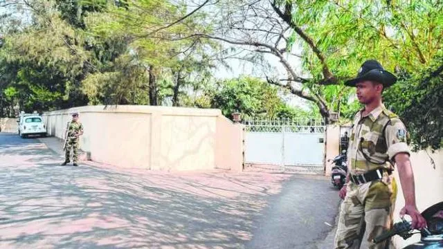 ଦୈତ୍ୟରାଜ ହତ୍ୟା ମାମଲା: ନବୀନ ନିବାସ ସମ୍ମୁଖରେ ପରିବାରର ଆତ୍ମାହୁତି ଉଦ୍ୟମ