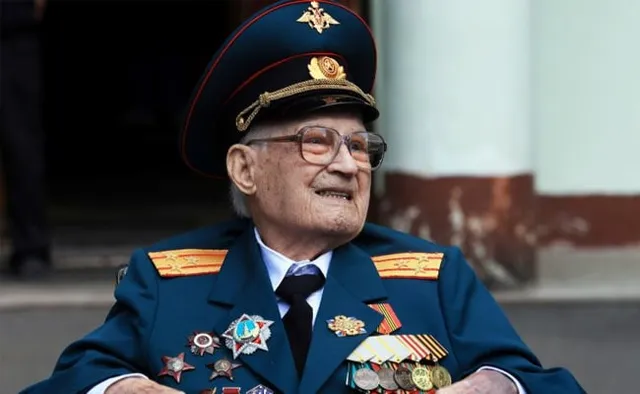 ୧୦୨ ବର୍ଷରେ କରୋନାକୁ ହରାଇଲେ ଦ୍ବିତୀୟ ବିଶ୍ବଯୁଦ୍ଧ ସୈନିକ