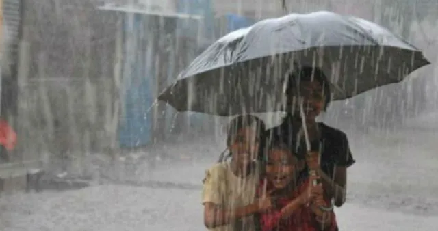 ସାରା ରାଜ୍ୟରେ ଲଘୁଚାପ ବର୍ଷା, ୬ ଜିଲ୍ଲାରେ ପ୍ରବଳ ବର୍ଷାର ସମ୍ଭାବନାକୁ ନେଇ ୟେ‌ଲୋ ୱାର୍ଣ୍ଣିଂ ଜାରି