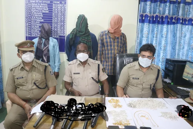 ଭୁଜାଲି ଦେଖାଇ ବ୍ୟବସାୟୀଙ୍କ ଠାରୁ ଲକ୍ଷାଧିକ ଟଙ୍କାର ସୁନା-ରୂପା ଅଳଙ୍କାର ଲୁଟ୍‌