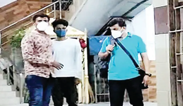 ସୋସିଆଲ ମିଡିଆରେ ସୁନ୍ଦରୀଙ୍କ ଫେକ୍‌ ଆକାଉଣ୍ଟ୍‌ରେ ବ୍ଲାକ୍‌ମେଲ୍‌: ଭୁବନେଶ୍ବରରୁ ଧୂର୍ତ୍ତକୁ ଉଠାଇଲା ମୁମ୍ବାଇ ପୁଲିସ