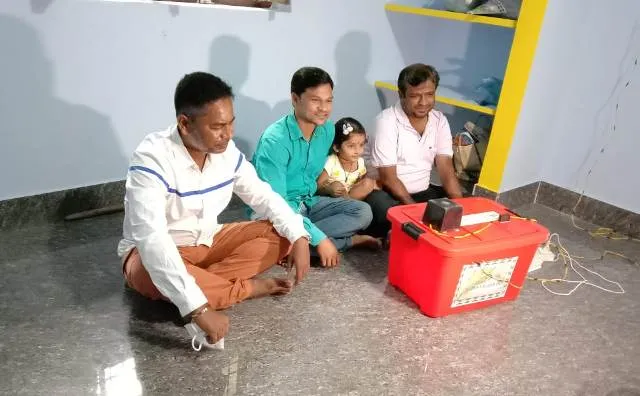 ଯୁବ ବିଜ୍ଞାନୀଙ୍କ ପ୍ରଶଂସନୀୟ ଉଦ୍ୟମ: ଚାଷୀର ଲୁହ ଶୁଖାଇବ ଧାନଶୁଖା ଯନ୍ତ୍ର