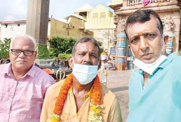 ମହାପ୍ରଭୁଙ୍କ ଦର୍ଶନ ପାଇଁ ଚାଲିଚାଲି ସମ୍ବଲପୁରରୁ ଶ୍ରୀକ୍ଷେତ୍ର, ୯ ଦିନରେ ୩୭୦ କିଲୋମିଟର ପାଦରେ ଚାଲିଲେ