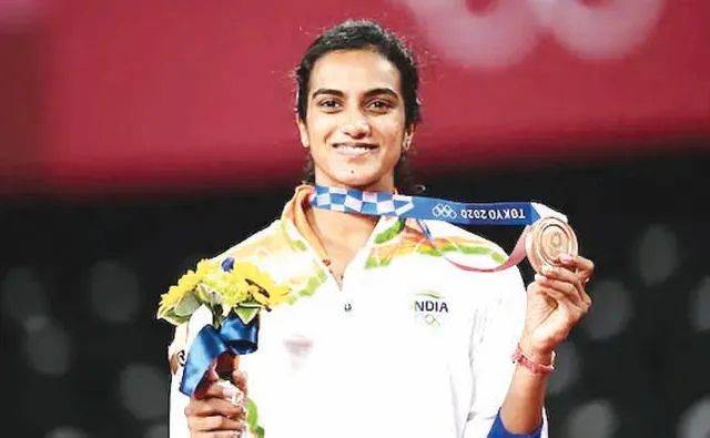 ଇତିହାସ ରଚିଲେ ସିନ୍ଧୁ, ଚୀନ୍‌ର ହେ ବିଙ୍ଗଜିଆଓଙ୍କୁ ହରାଇ ଜିତିଲେ କାଂସ୍ୟ