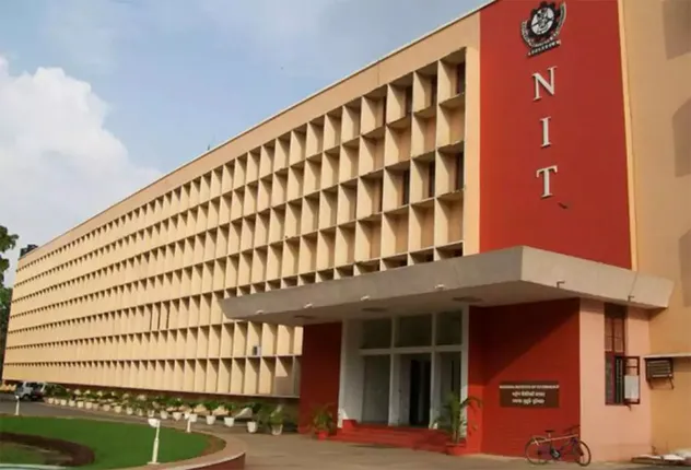 ନିଯୁକ୍ତି କ୍ଷେତ୍ରରେ ଏନ୍‌ଆଇଟି ଛାତ୍ରଙ୍କ ନୂଆ ରେକର୍ଡ, ୩ ଛାତ୍ରଛାତ୍ରୀ ପାଇବେ ବାର୍ଷିକ ୪୫ ଲକ୍ଷ