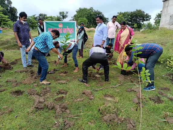 ହରଭଙ୍ଗା ସମ୍ବାଦ- ସାହିତ୍ୟଘର ପକ୍ଷରୁ ବୃକ୍ଷରୋପଣ