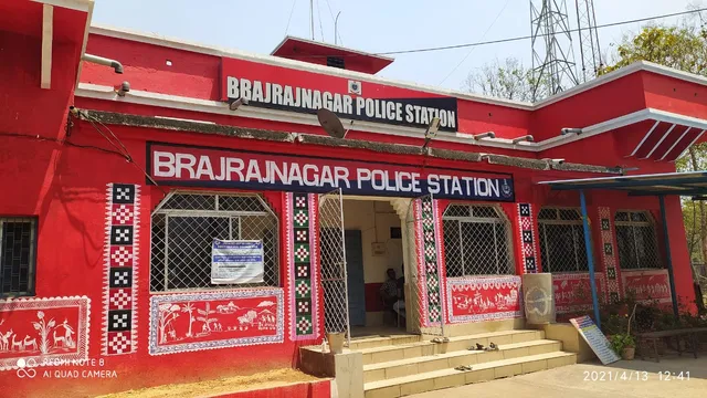 ଫାଇନାନ୍ସ କମ୍ପାନିର ମ୍ୟାନେଜରଙ୍କ ଠାରୁ ଲୁଟ ଅଭିଯୋଗରେ ୩ଗିରଫ,ଲୁଟ ଟଙ୍କା ଜବତ