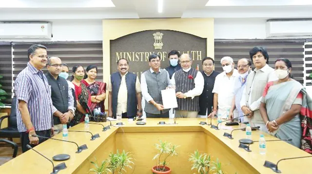 ସାର କମ୍‌ ଯୋଗାଣ ନେଇ କେନ୍ଦ୍ରକୁ ଚିଠି ଲେଖିଲେ ନବୀନ: ‘ମାସିକିଆ ‌ସାର କୋଟା ଦିଅ’