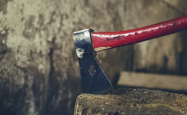 ନିର୍ଦ୍ଦୋଷତା ପ୍ରମାଣ ପାଇଁ ପାକିସ୍ତାନରେ ନାବାଳକକୁ ‘ଗରମ ଲୁହା କୁରାଢ଼ି ଚଟାଇ’ ତିନି ଗିରଫ: ରିପୋର୍ଟ