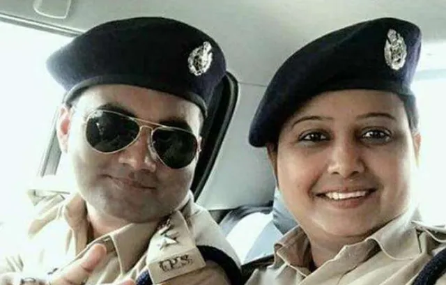 ରାତାରାତି ସ୍ୱାମୀଙ୍କୁ ଆଇପିଏସ ଅଫିସର କରିଦେଲେ ପୁଲିସ ମ୍ୟାଡ଼ାମ, ପ୍ରଧାନମନ୍ତ୍ରୀଙ୍କ କାର୍ଯ୍ୟାଳୟରୁ ଆସିଲା ତଦନ୍ତ ନିର୍ଦ୍ଦେଶ