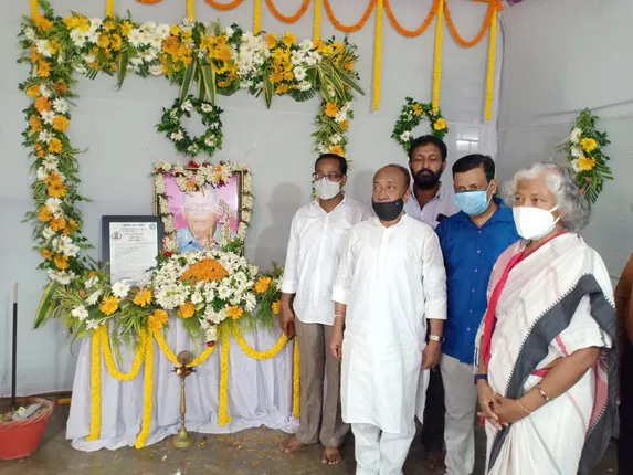 ବାଲେଶ୍ୱର: ସ୍ବର୍ଗତ ଅରୁଣ ଦେଙ୍କ ଏକାଦଶାହରେ ଯୋଗ ଦେଲେ ବିଜେପି ନେତା ବିଜୟ ମହାପାତ୍ର