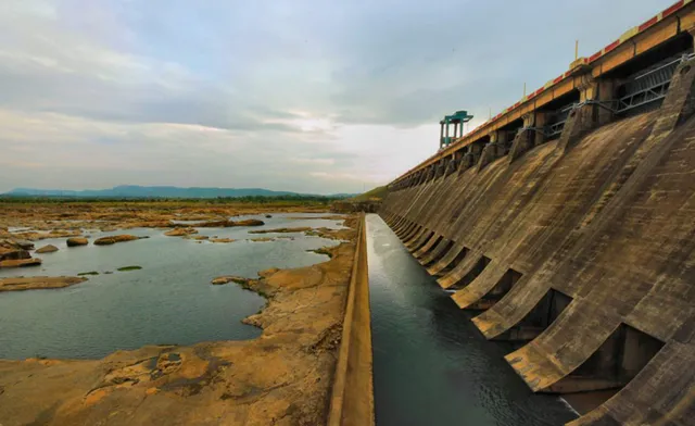 ଶୁଖିଯିବ ହୀରାକୁଦ! ଓଡ଼ିଶା ପାଇଁ ସବୁଠୁ ବିପଦ ରବିଶଙ୍କର ସାଗର ଜଳଭଣ୍ଡାର, ଜଳଧାରଣ କ୍ଷମତା ବୃଦ୍ଧି ପାଇଁ ଯୋଜନା