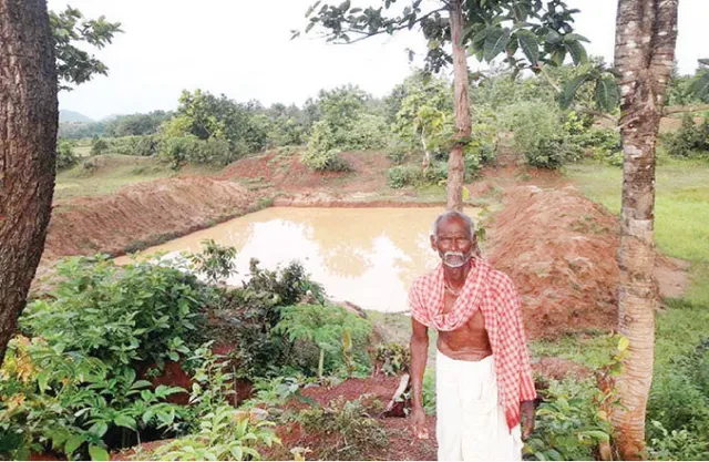 ଦଶପଲ୍ଲା ବ୍ଲକ୍‌ରେ କ୍ଷେତପୋଖରୀ କାର୍ଯ୍ୟରେ ଅନିୟମିତତା