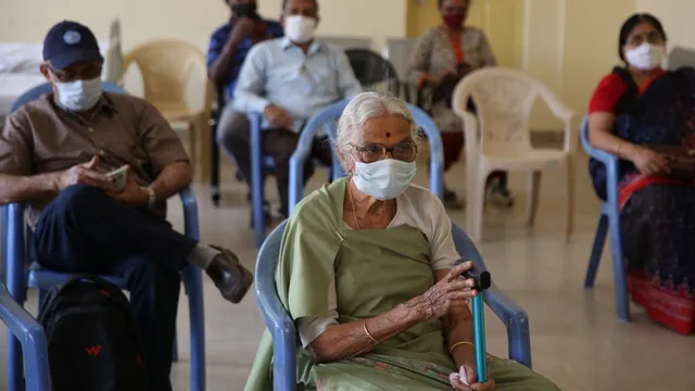 ଭାରତରେ ଘରକୁ ଘର ଟିକାକରଣ ଅଭିଯାନକୁ ଅନୁମତି: କେନ୍ଦ୍ରରେ ପହଞ୍ଚି ପାରୁନଥିବା ଲୋକଙ୍କୁ ସୁବିଧା ମିଳିବ