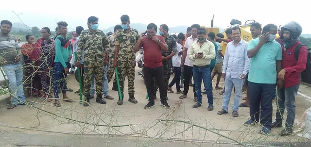 ରାସ୍ତା ନିର୍ମାଣ ପାଇଁ ଜମି ହରାଇଥିବା ବିସ୍ଥାପିତଙ୍କ ବିକ୍ଷୋଭ, ତିନି ଘଣ୍ଟା ରାସ୍ତା ଅବରୋଧ