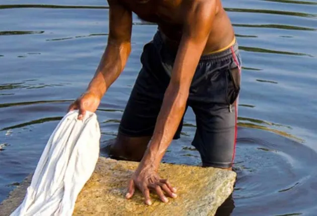 ଅସଦାଚରଣ ମାମଲାକୁ ନେଇ କୋର୍ଟଙ୍କ ଅନନ୍ୟ ଆଦେଶ, ଅଭିଯୁକ୍ତ ମହିଳାମାନଙ୍କ ପୋଷାକ ଧୋଇବା ସହିତ ଇସ୍ତ୍ରୀ ବି କରିବ