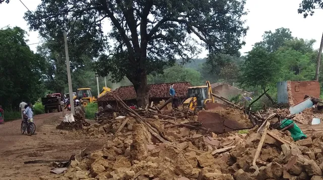 ଉଚ୍ଛେଦ ପରେ ଅନ୍ଧାରରେ ବିସ୍ଥାପିତ, ଭୋକଉପାସରେ ରହିଲେ