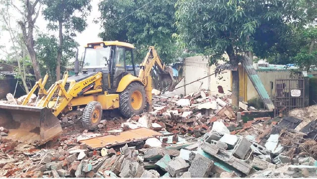 ଜବରଦଖଲମୁକ୍ତ ହେବ ସତ୍ୟକାଳୀ ବସ୍ତି: ୨୨୫ ଘରରୁ ଭଙ୍ଗା ହେଲାଣି ୫୫