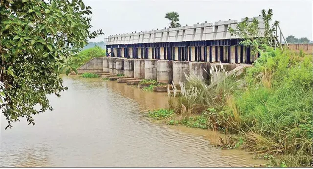 ଶହେ କୋଟିର ଘେରିବନ୍ଧ: ବିକାଶ ନୁହେଁ, ବିନାଶ!